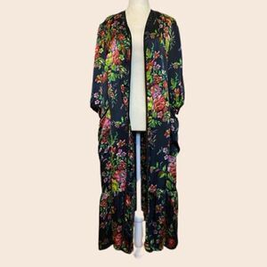 Satin Black Floral Asian style Coat Jacket (Robe?) Size Medium